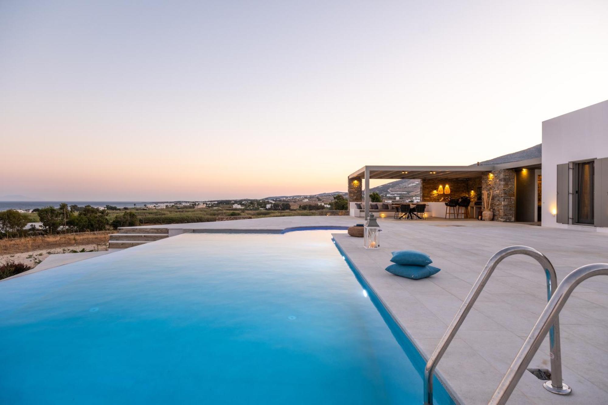 Golden Bay Luxury Villas And Suites Chrisi Akti  Exterior photo
